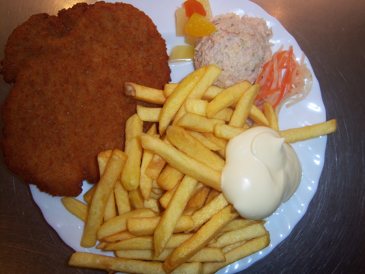 Carola's Cafetaria - 2